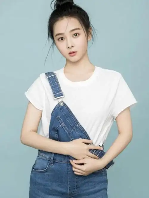 14岁时她是释小龙"初恋",被全网禁止整容,如今美到不敢认_网易订阅