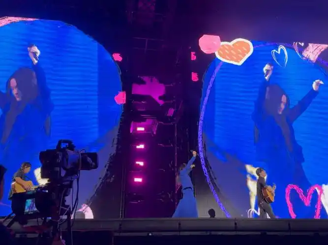 徐佳莹《love》「变得有些奢侈的事」演唱会 广州站