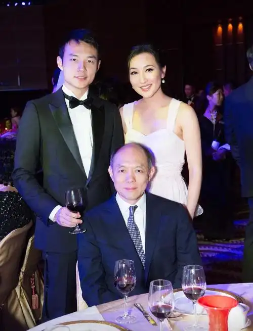 聊聊总裁霍启文