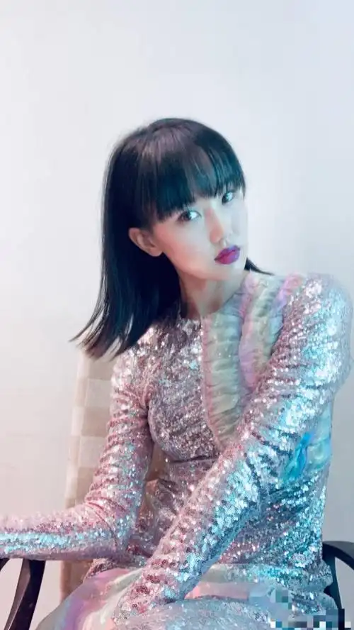 黄龄原来是女神,穿旗袍这古典气质少见__财经头条