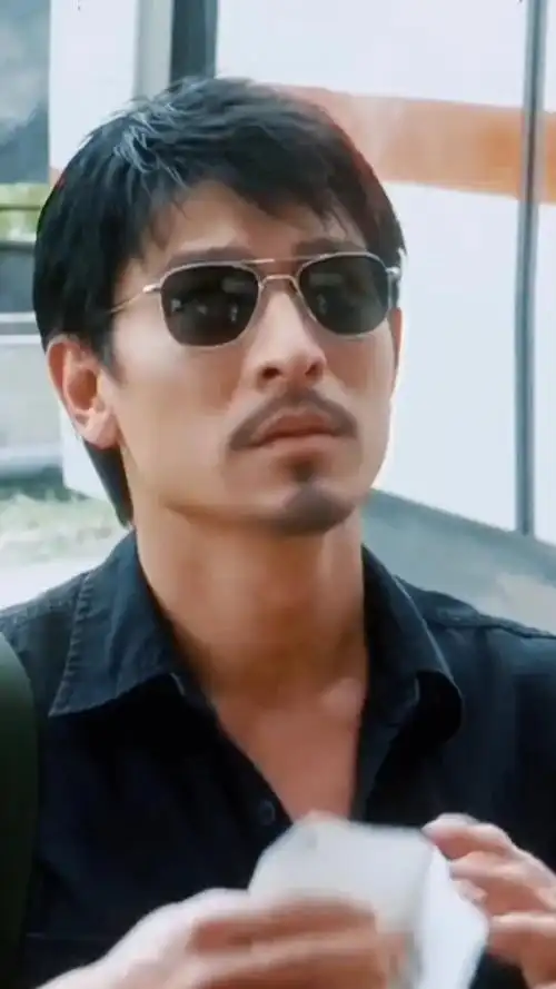 我要上热门#当年刘德华凭借电影《阿虎》获得首个金紫荆影帝,看一次