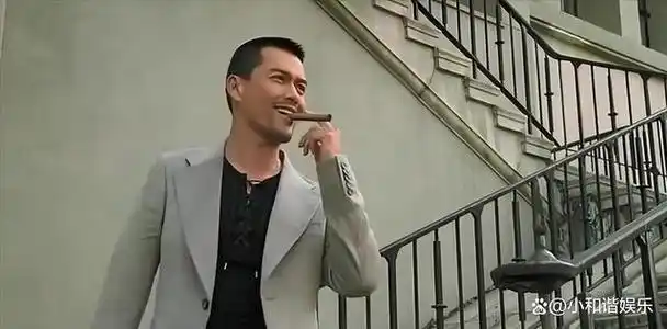 那些无法超越的镜头,袁泉回眸,渣良跳舞,肥猫抽烟,哪个最经典