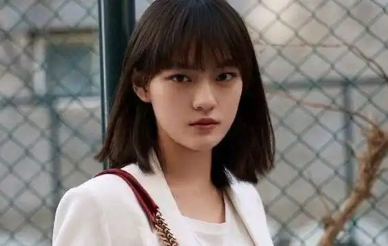 10位00后小花,争奇斗艳各显神通,谁能成为国民妹妹?