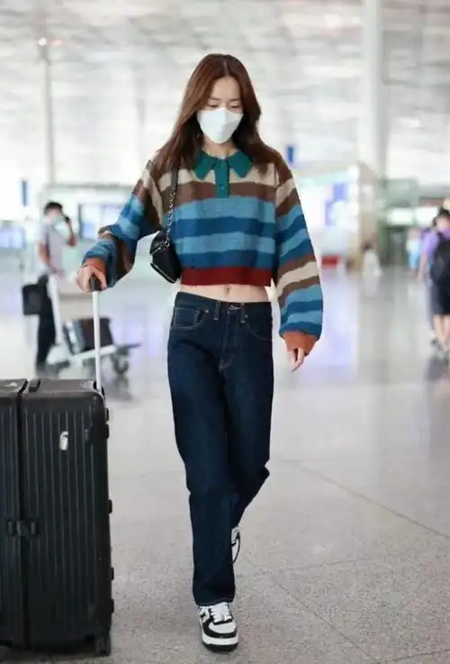 明星的日常穿搭,你们应该很感兴趣去吧,我最喜欢的模特明星刘雯,她的