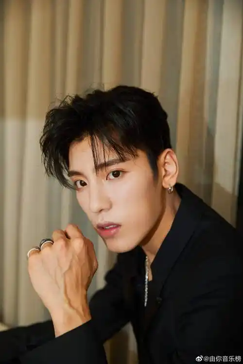 0713王子异生日快乐#既是酷炫张扬的帅气bro,也是青涩可爱的温暖赡觋