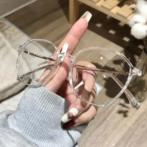 对这种透色系的眼镜还是一眼就爱75简单干净的透色系搭配金丝钛镜腿