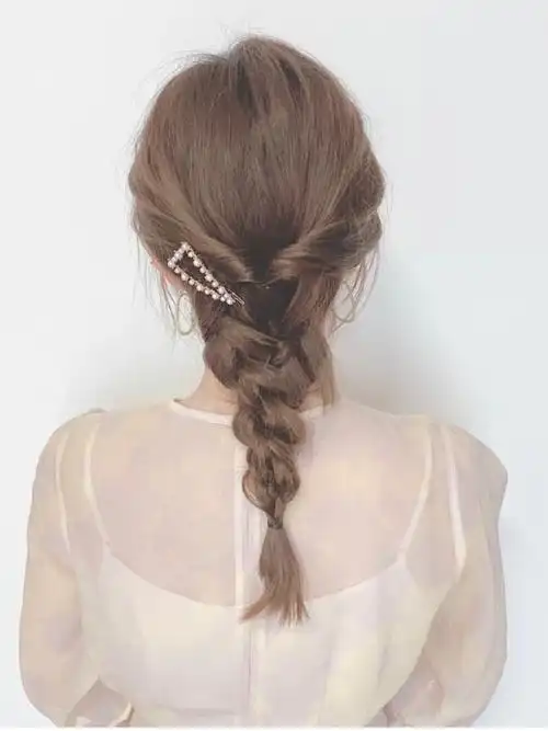 4款日常通勤发型|温柔小姐姐背影杀编发