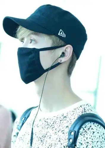 天哪!戴口罩的鹿晗简直帅的不要不要的,最后一张萌死了!