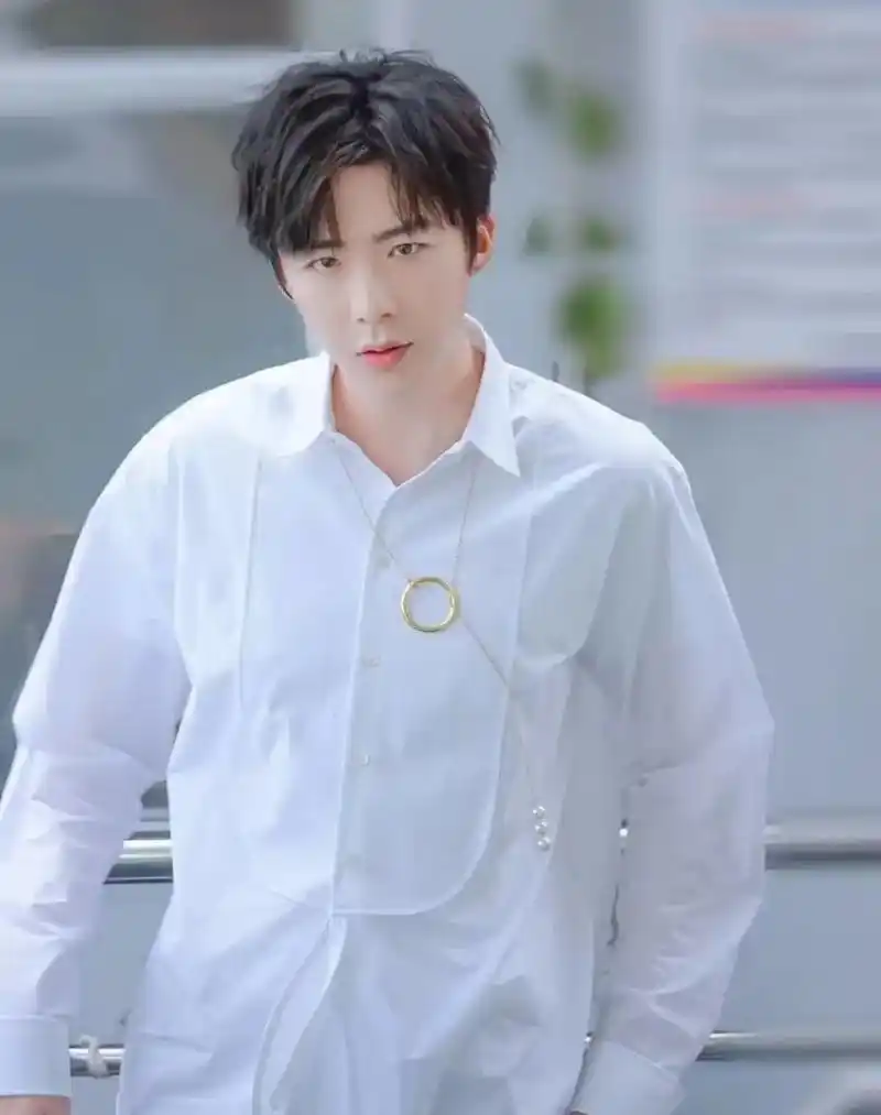 刘宇宁帅气的照片