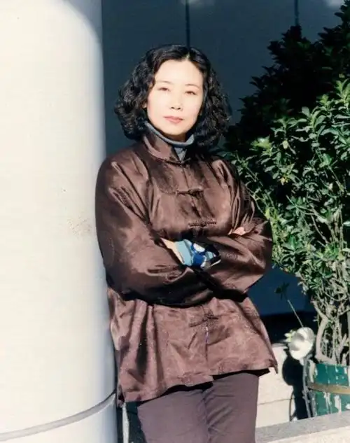 赵奎娥与陈宝国相伴46年始终如一婚后孕有一子却成为心病