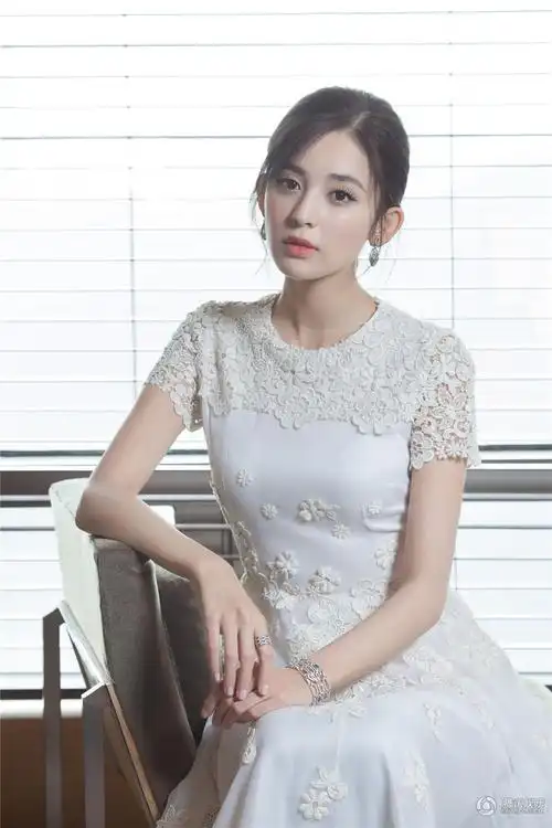 2017新款明星同款晚礼服古力娜扎活动同款白色短袖修身优雅礼服女