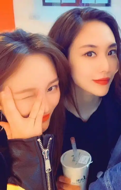 王霏霏为孟佳东方mv打call