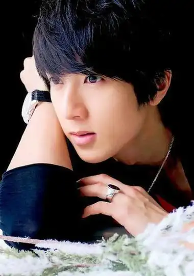 "飞轮海"吴尊帅气时尚搭配,帅气清爽,尽显型男气质!_网易订阅