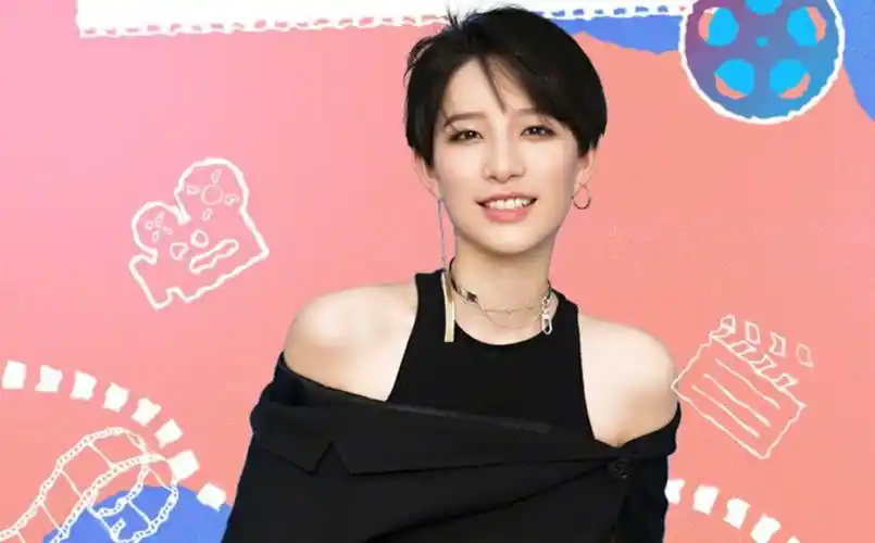 原创快乐女声的李斯丹妮曾被蔡国庆看好乘风破浪努力提高自己