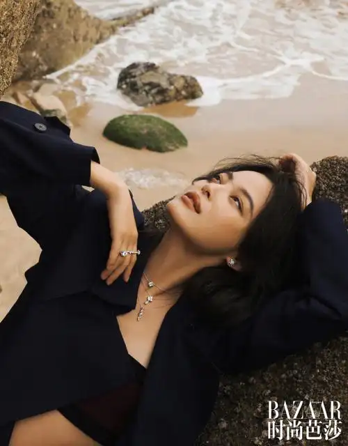 辛芷蕾初夏海风大片##辛芷蕾时尚芭莎五月刊封面