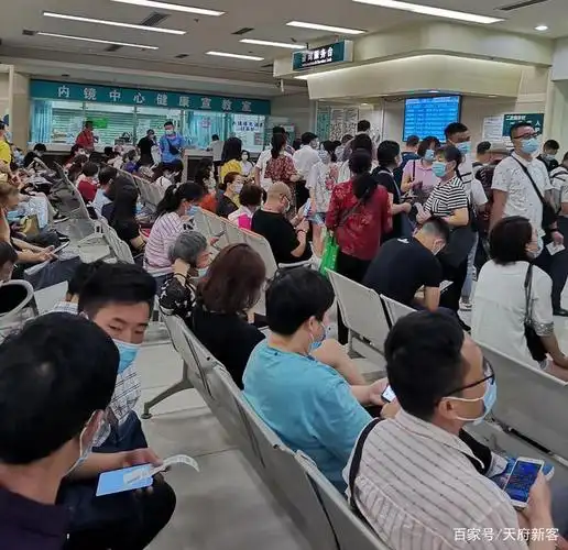 医院病人太多,他没挂上号,却有了意外的收获