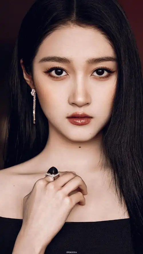 关晓彤丨黑色玫瑰