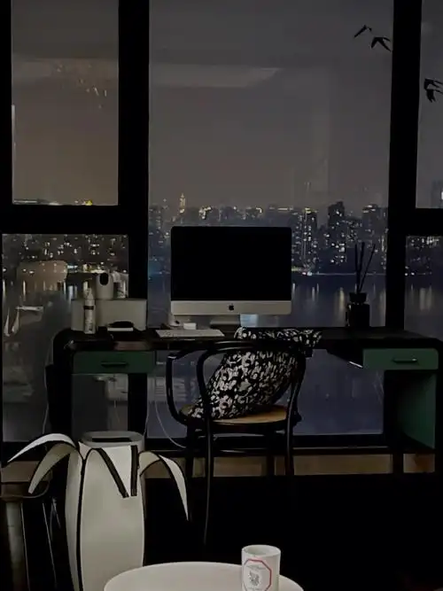 呆在书房里,即使什么都不干就这么静静的享受一下 静谧的时光#家居