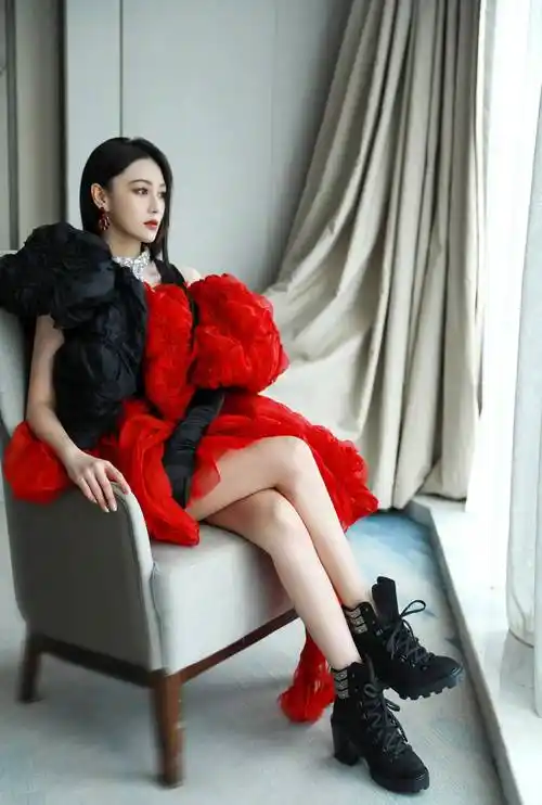 军嫂张馨予性感海边写真_老公_女人_身材