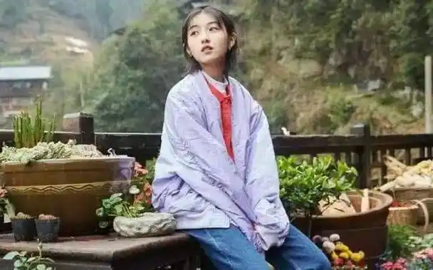 原创何炅调侃张子枫喜欢上戏还是北影张子枫的回复全场笑翻