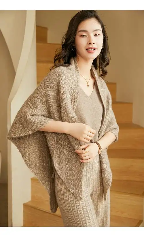 鄂尔多斯市产羊绒披肩女三角加厚大披肩外搭纯羊绒围巾女时尚洋气欧美