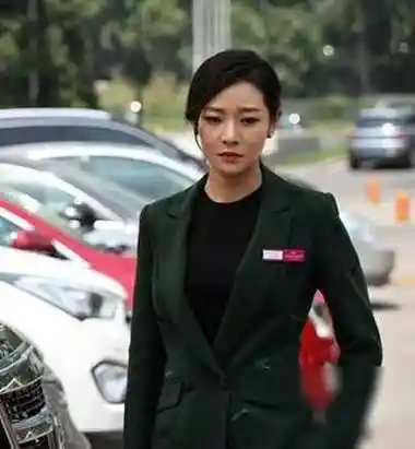 出道十五年零绯闻,美貌不输李小冉,被张嘉译捧了四次终于火了_维维