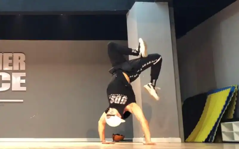 帅气街舞练习 bboy浩然 hr breaking舞蹈