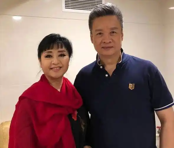 殷秀梅:与程志闪婚闪离,二婚嫁给法国贵族,不生孩子不移民_菲利浦