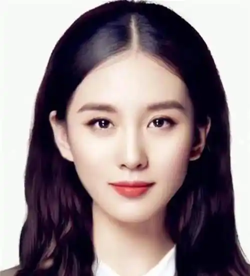 女明星拍证件照,baby精致,刘诗诗温柔,看到杨幂:给校霸让路!