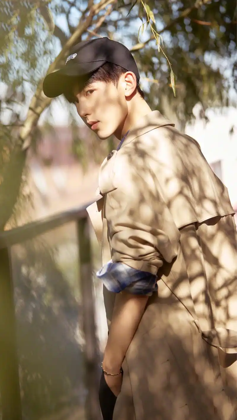 郭俊辰帅气的写真照片