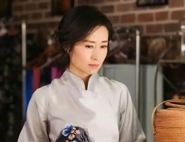 刘敏涛向富豪老公提出离婚,却遭对方嘲笑,因一件小事彻底下决心