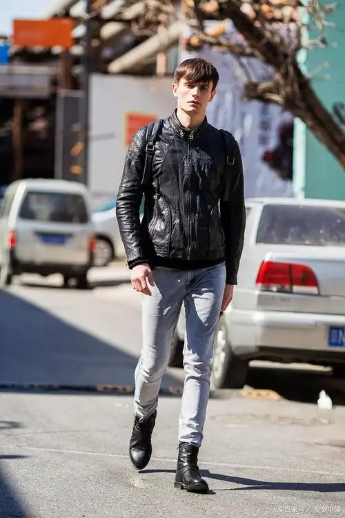 男士长靴搭配什么裤子