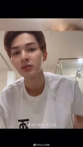 朱正廷无美颜滤镜下的素颜什么水平