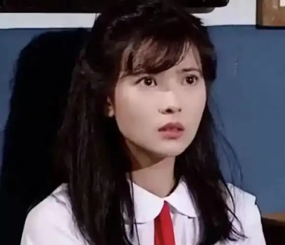 2018年,55岁的蓝洁瑛猝死在家中卫生间,葬礼上只有5位明星到场