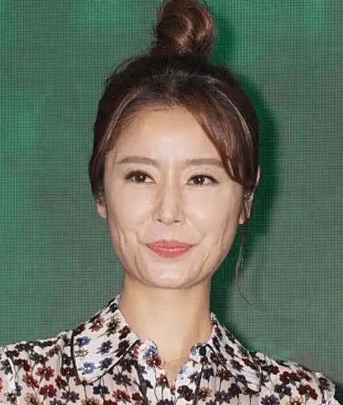 原创7位不抗老的明星迪丽热巴脸越来越长朱一龙皱纹太多