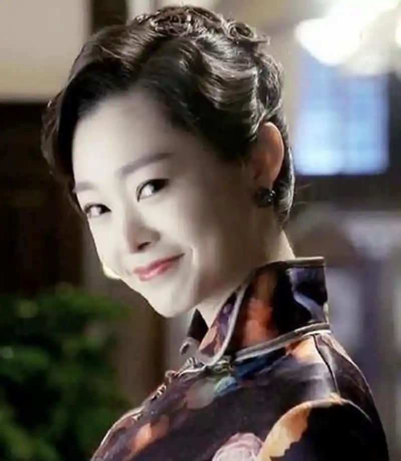 一个为旗袍而生的女子"宋轶"印象最深刻是她在伪装者里的角色于曼丽