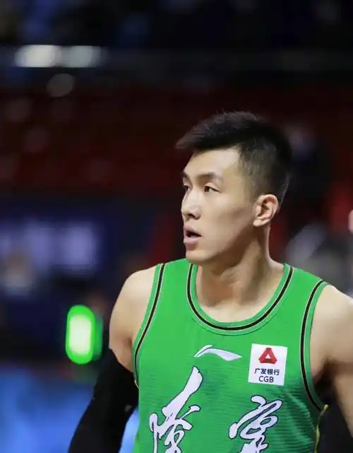 郭艾伦解除重负,弗格迎来超强搭档,阵容升级_比赛_赵继伟_球迷