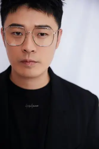 陈赫写真简约有型一展时尚品格