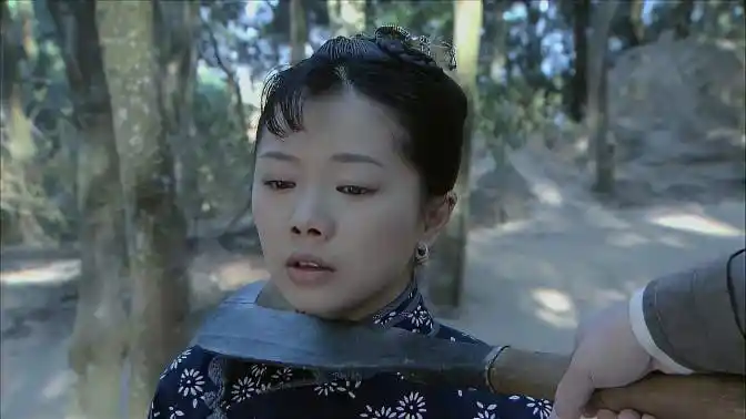 围屋里的桃花:春丫被送进清洁堂,哪料半路遇到土匪,差点没了命-影视综