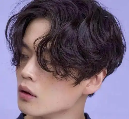 发际线高的男生剪这4款发型真的很帅尤其第3种五官会更立体