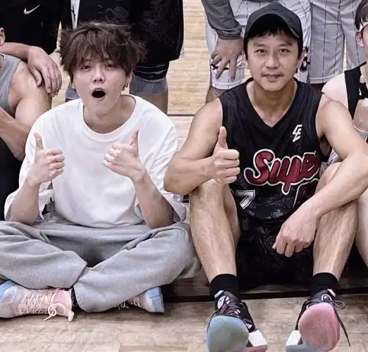 邓超用鹿晗歌配图