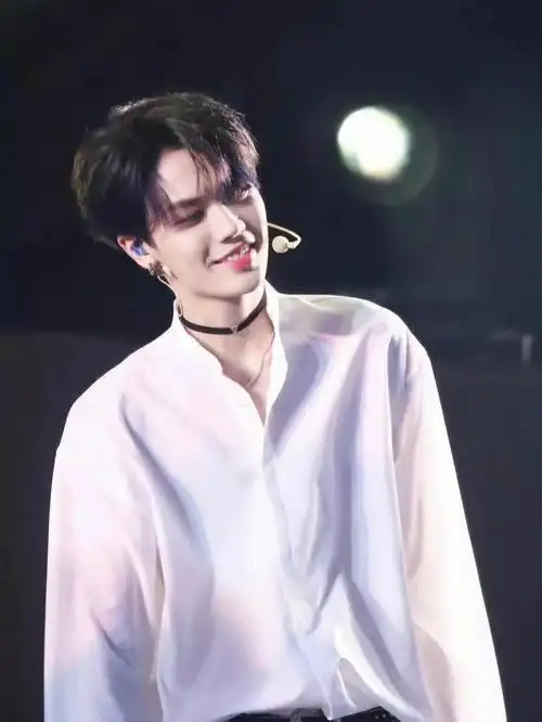 祝你今天开心,明天的开心留着我明天再祝#林彦俊记得一定要像这样多