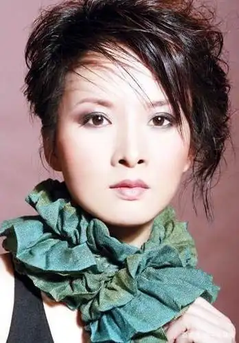 很多优秀的演员,比如饰演"笑笑"的演员张妍,出演"袖珍妈妈"的演员朱洁