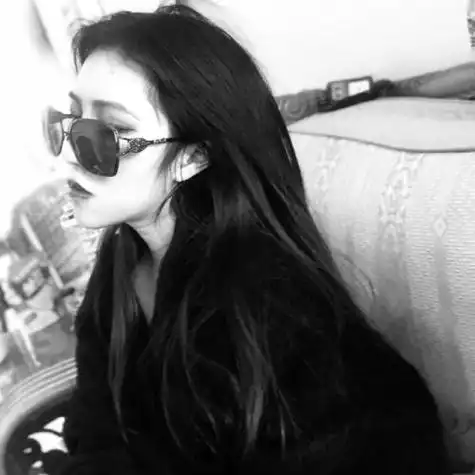 女生头像霸气侧脸头像黑白,女生十分的可爱唯美-黑白头像