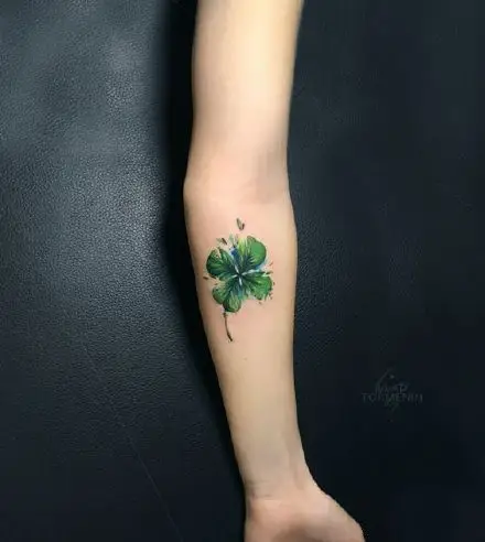 代表幸运的四叶草纹身图案作品图案大全和纹身手稿欣赏,刺青图片下载