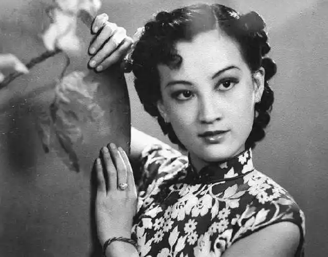 她因长得太好看,3岁被拐,两度被卖,现一张照片价值218万_周璇_上海