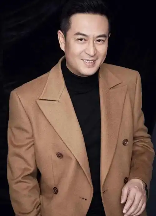 张嘉益的励志人生,和他生命中低调深爱的女人