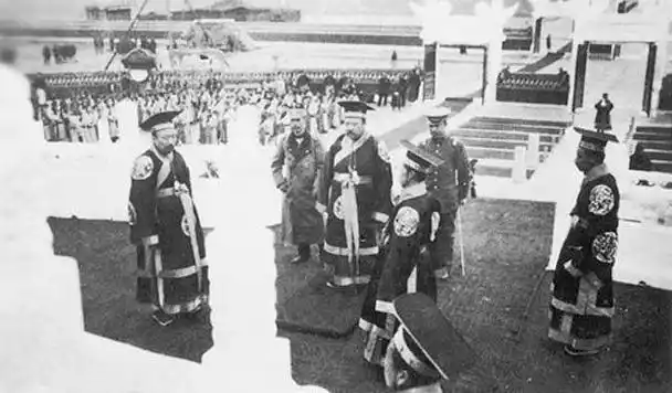 袁世凯称帝失败后 为什么认为自己倒台 是为日本去一大敌?