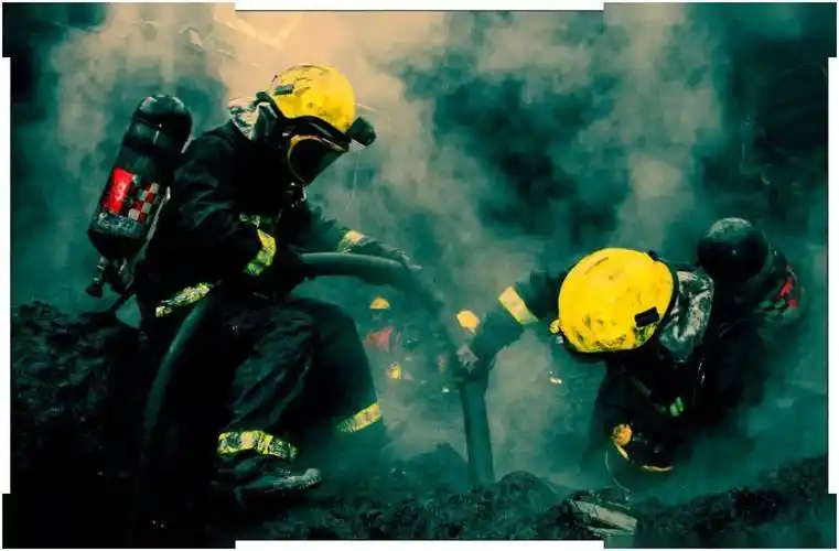 火焰中的一抹蓝给消防员叔叔的一封信