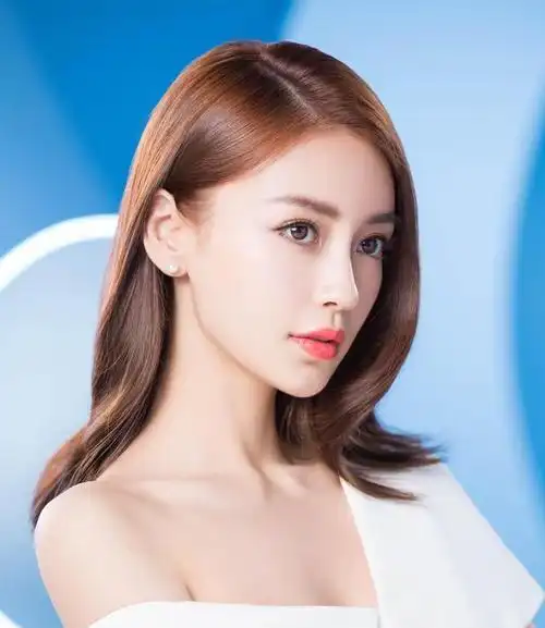 在娱乐圈中有这样几位没有整过容但却拥有着"人偶般的鼻梁"的女明星